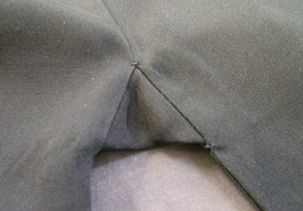 袖付けの「ひ打ち仕立て」